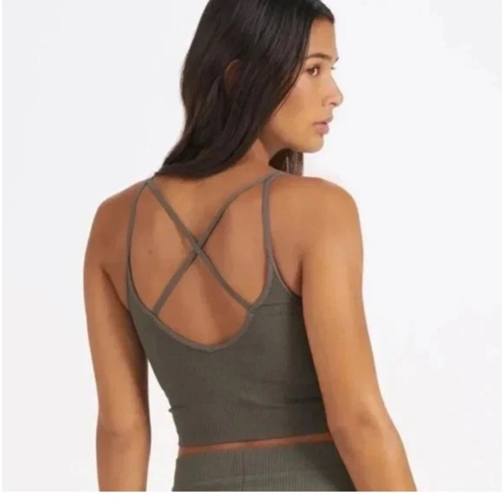 VUORI Ribbed Crop Tank Top Womens Knit Stretch Crossback Workout Oregano Sz M